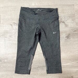 •NIKE• CROPPED LEGGINGS